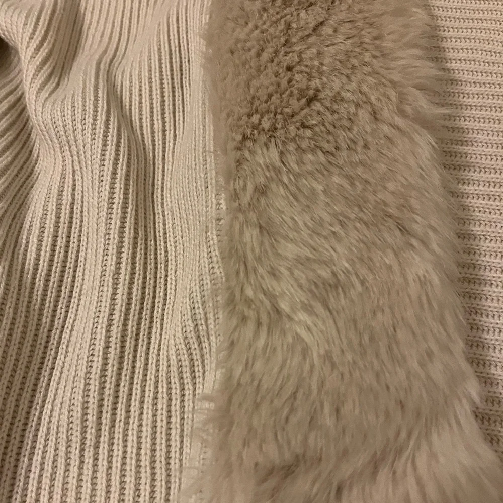 White House Black Market Faux Fur Cover Up - Picture 6 of 12